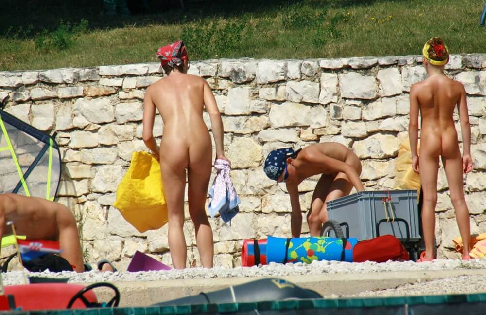 Sporty and Athletic Sands gallery - A Haven for Those Who Wish to Go Naked