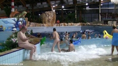 Aqua Extravaganza 4 - Naturists live easily and freely