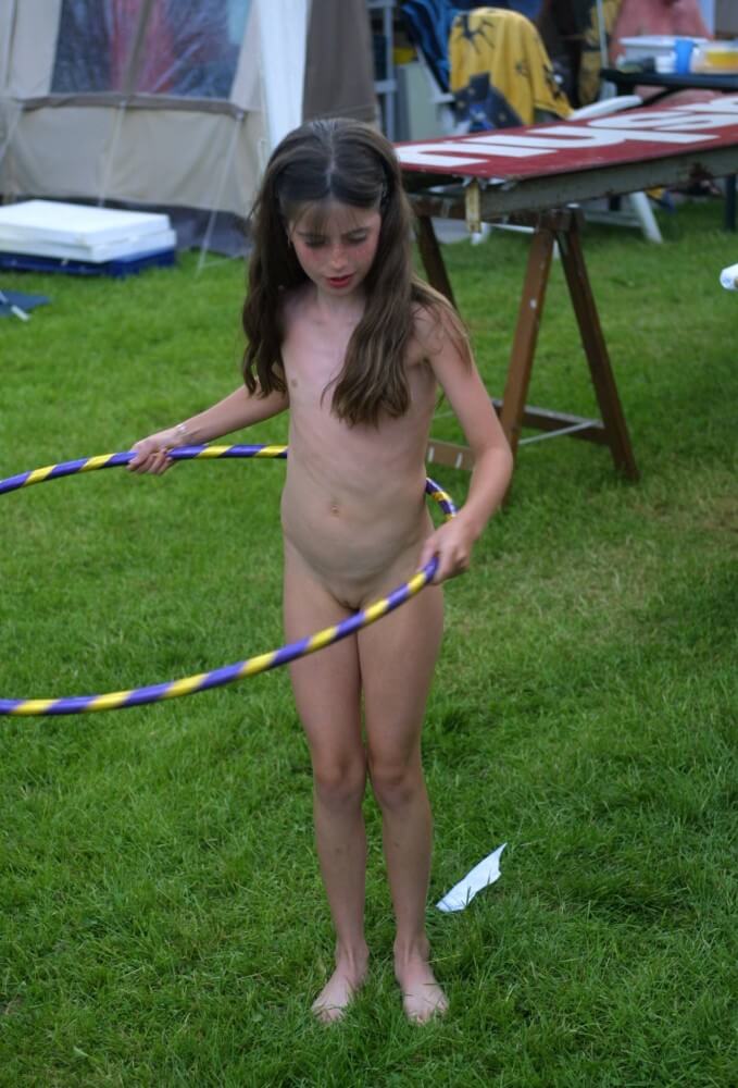 Holland Grass Hula Hoops pics - Nudism helps strengthen friendships