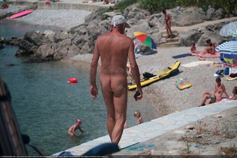 Nudist Shore Walking pics - Nudism promotes psychological and physical well-being