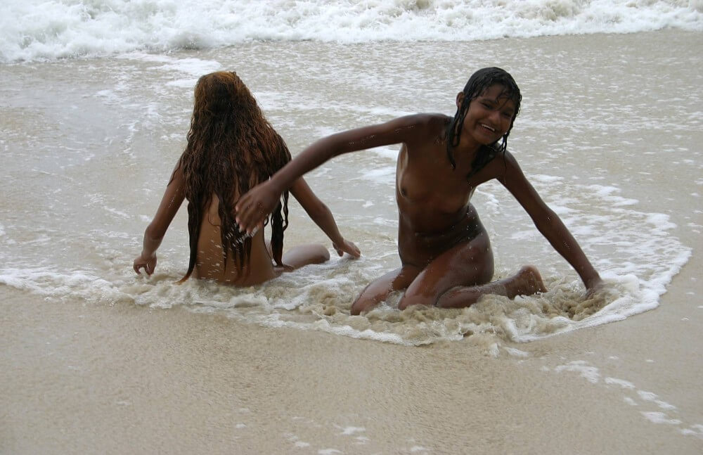 Brazilian Sand Playground pics - Nudism promotes respect for the environment