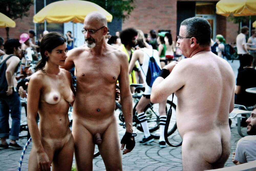 World Naked Bike Ride [WNBR] UK 2011 gallery - She appeared completely naked
