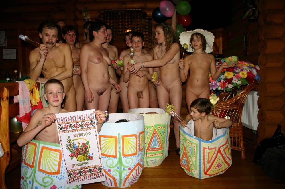 Easter Group Memories pics - Joy and pleasure are part of the nudist experience