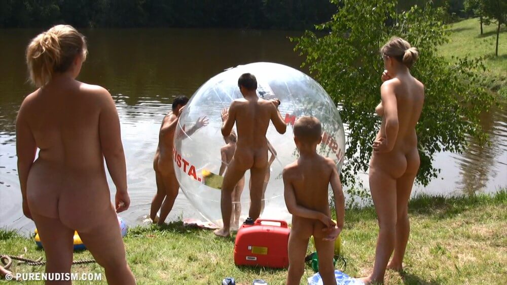 Aqua Nude Relaxation Full HD - Living in harmony with nature is a defining characteristic of the naturist and nudist community