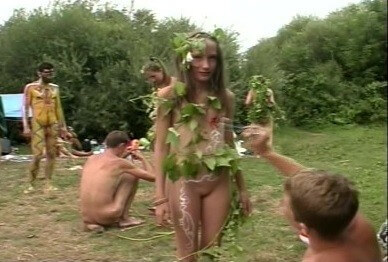 Enature - Mother Naturists - Naturism encourages sincerity and honesty regarding the body