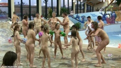 Aqua extravaganza 1 Full HD - Getting rid of clothes