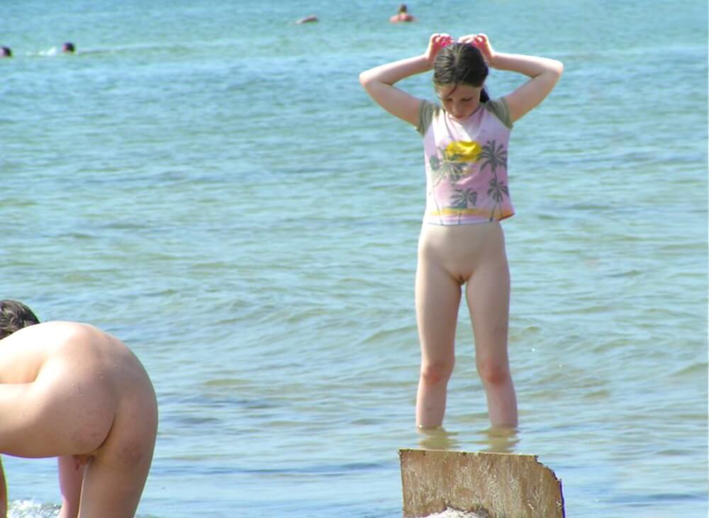 Crazy dirty girls - Physical freedom is important to many nudists