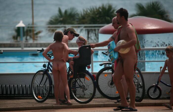 Freedom on two wheels: how cycling and hiking enrich the lives of nudists - Nudity is perceived as a natural aspect of life