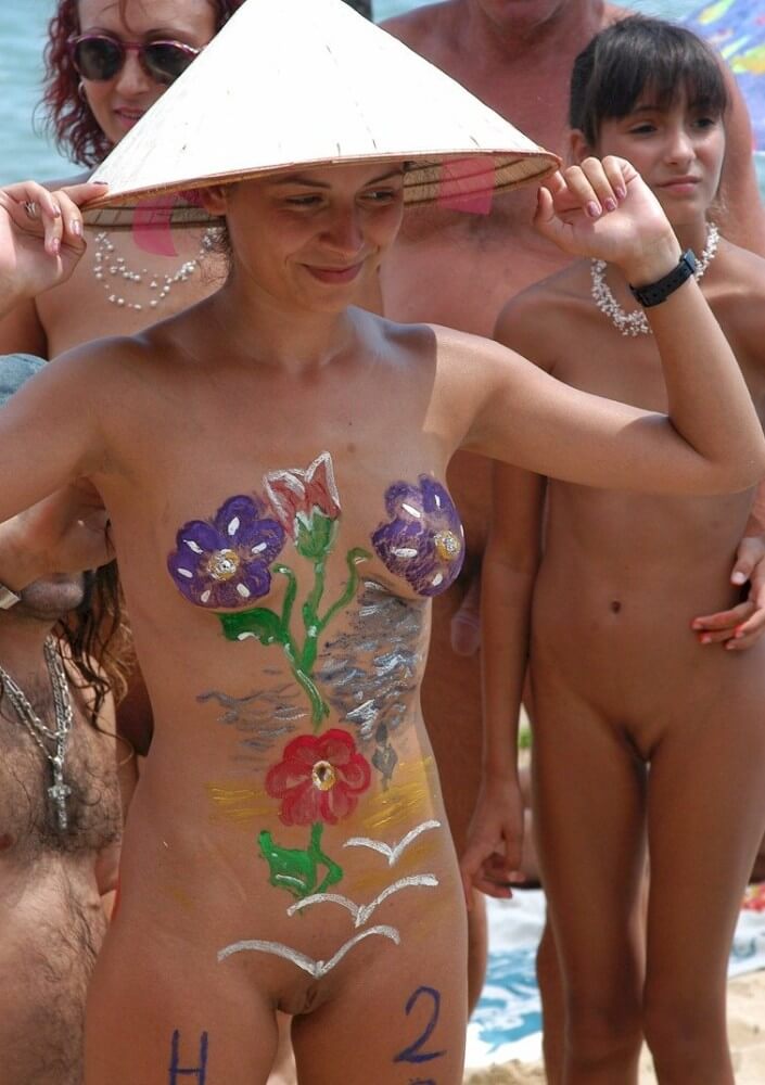 Nudist gathering on the beach video - Nudism strengthens friendships and mutual respect among people