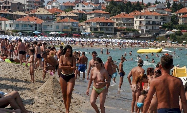 Enature - resort in solar Bulgaria - Ideological Supporters of the Movement