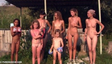 Coastral Paradise Full HD - Naturists value a simple life