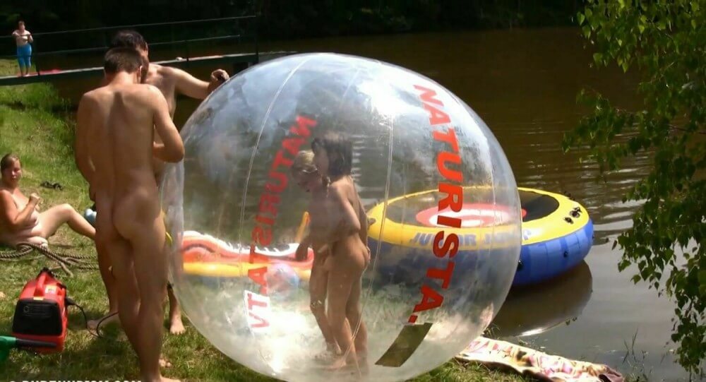 Daytime Family Picnic Full HD - Boundaries disappear in the world of naturism and nudism