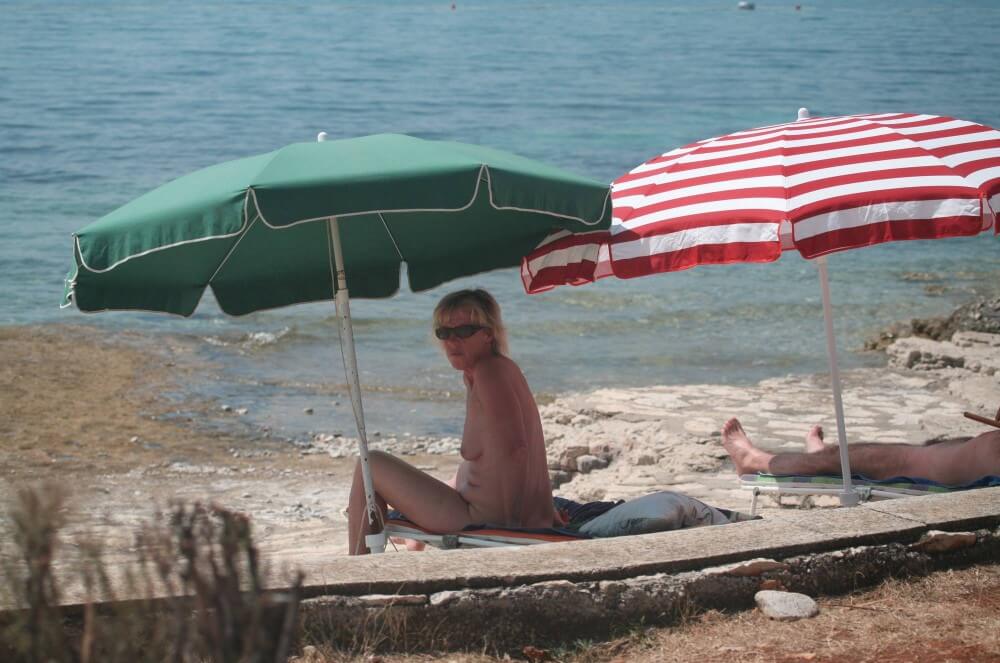 FKK Beachline Front pics - The concept of being without clothes