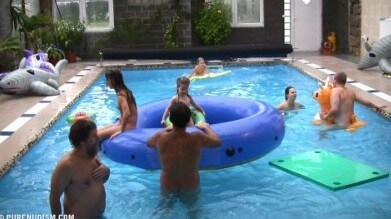 Piano pool and tennis Full HD - Naturism as a lifestyle