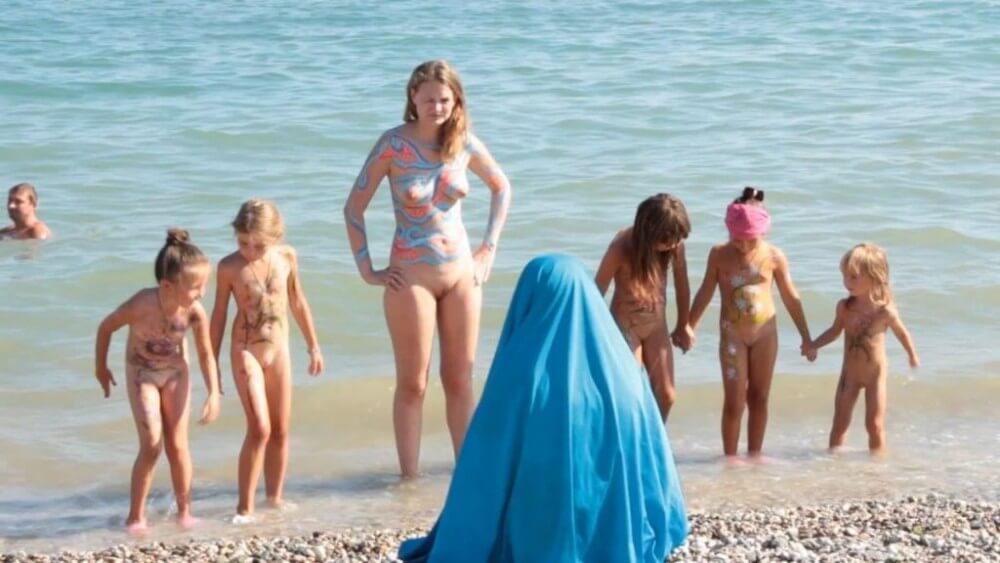 Neptune Day Full HD - True nudism began here