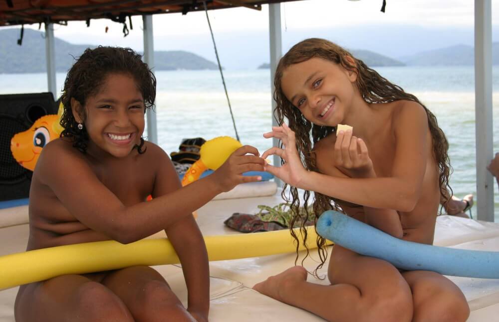 Brazilian Boating Girlfriend pics - Completely naked people on planet Earth