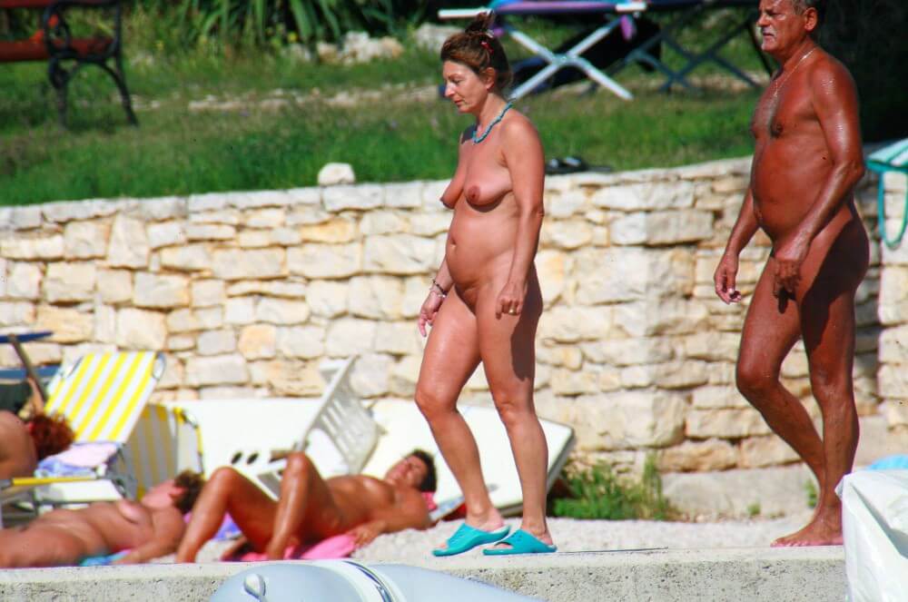 Ula FKK Wall-Side Passby photos - Naturism teaches respect for ones body and its beauty