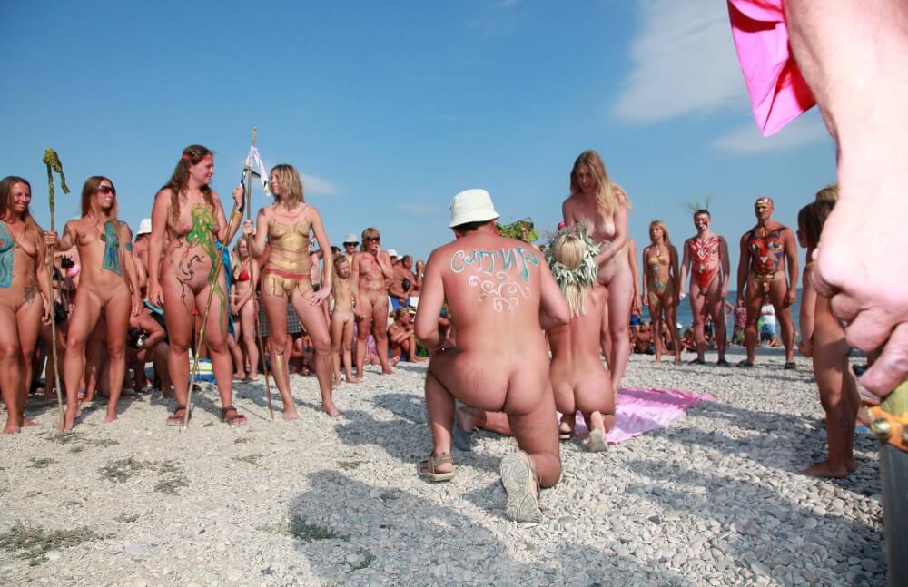 Naturist Boy Sun Warrior pics - Nudism helps to overcome shyness and insecurities
