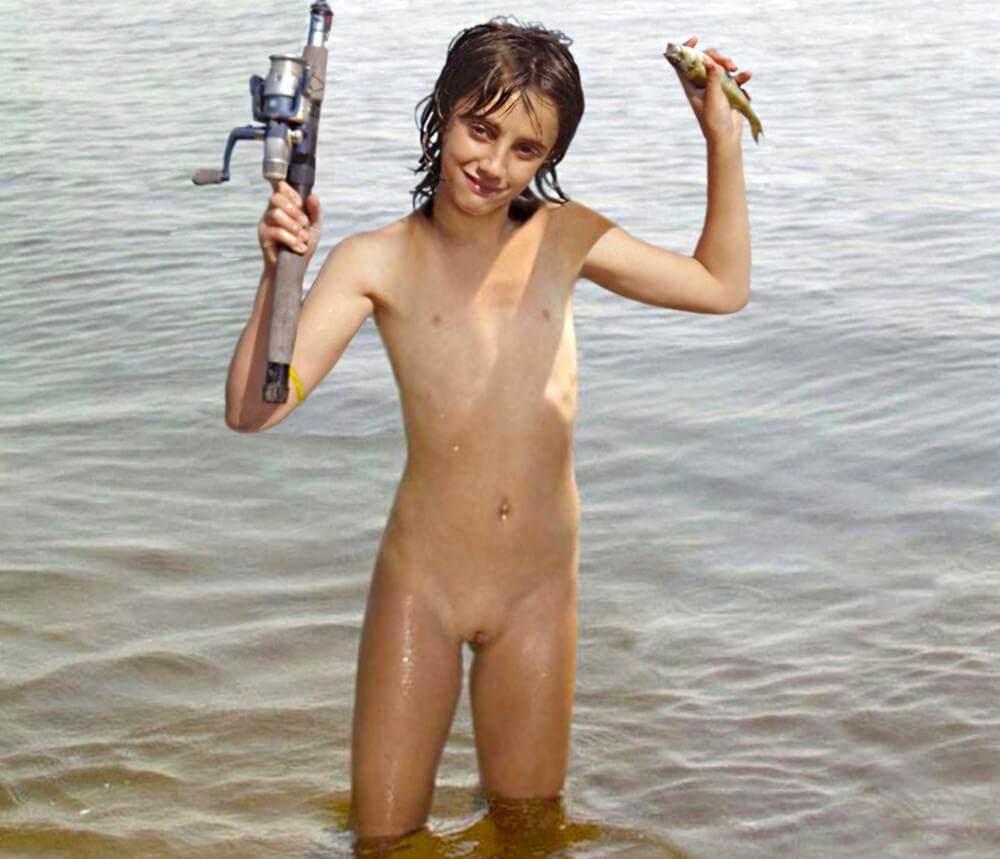 Naturism photo gallery # 42 - We are naked in the bosom of nature