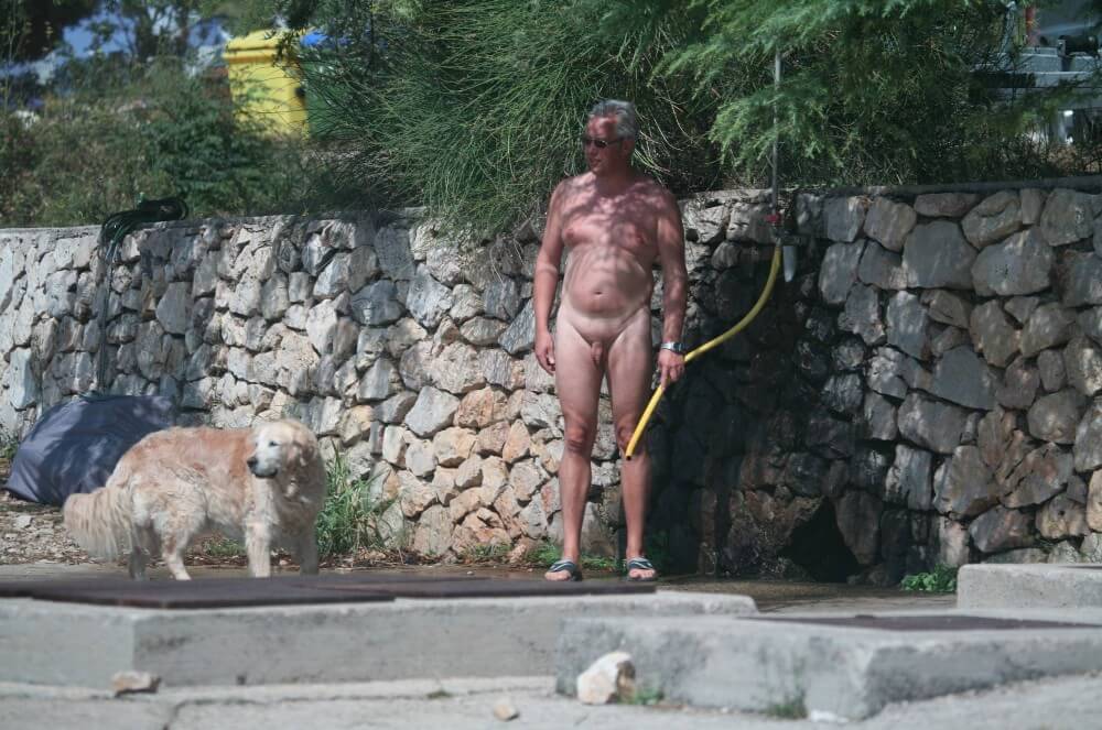 Shower-Wall Bath Parents pics - Nudism helps people accept themselves