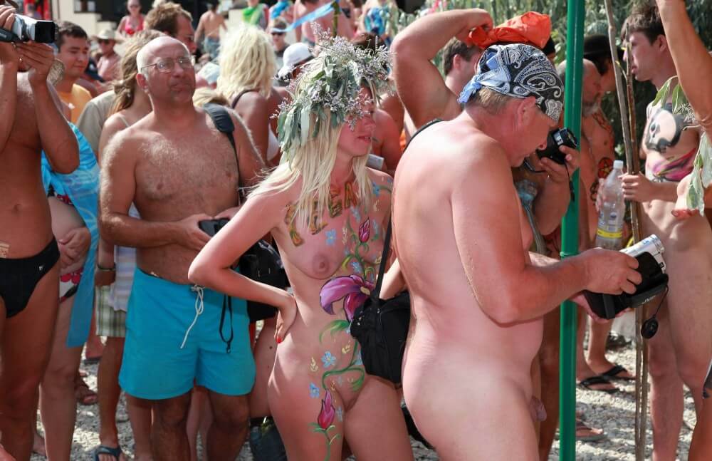Neptune Painting Couple pics - Nature and nudism are the best home for a person
