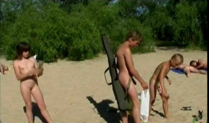 Enature video - Naked Shoot Out - A resort for nature lovers