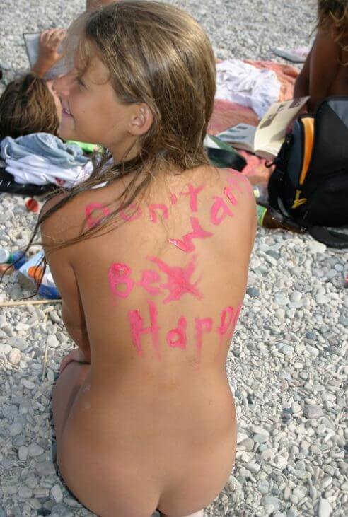 Osez vivre nu… Documentary naturism - A spontaneous movement toward nudity